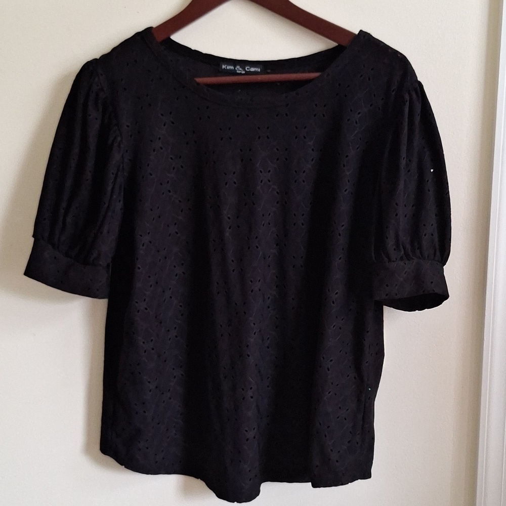 3/$20 Kim & Cami Black Eyelet Blouse Size Large - Picture 5 of 7